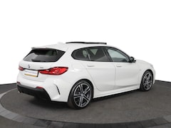BMW 1-serie - 118i Business Edition M-Sportpakket | HiFi | Panoramadak | Achteruitrijcamera | Adaptieve