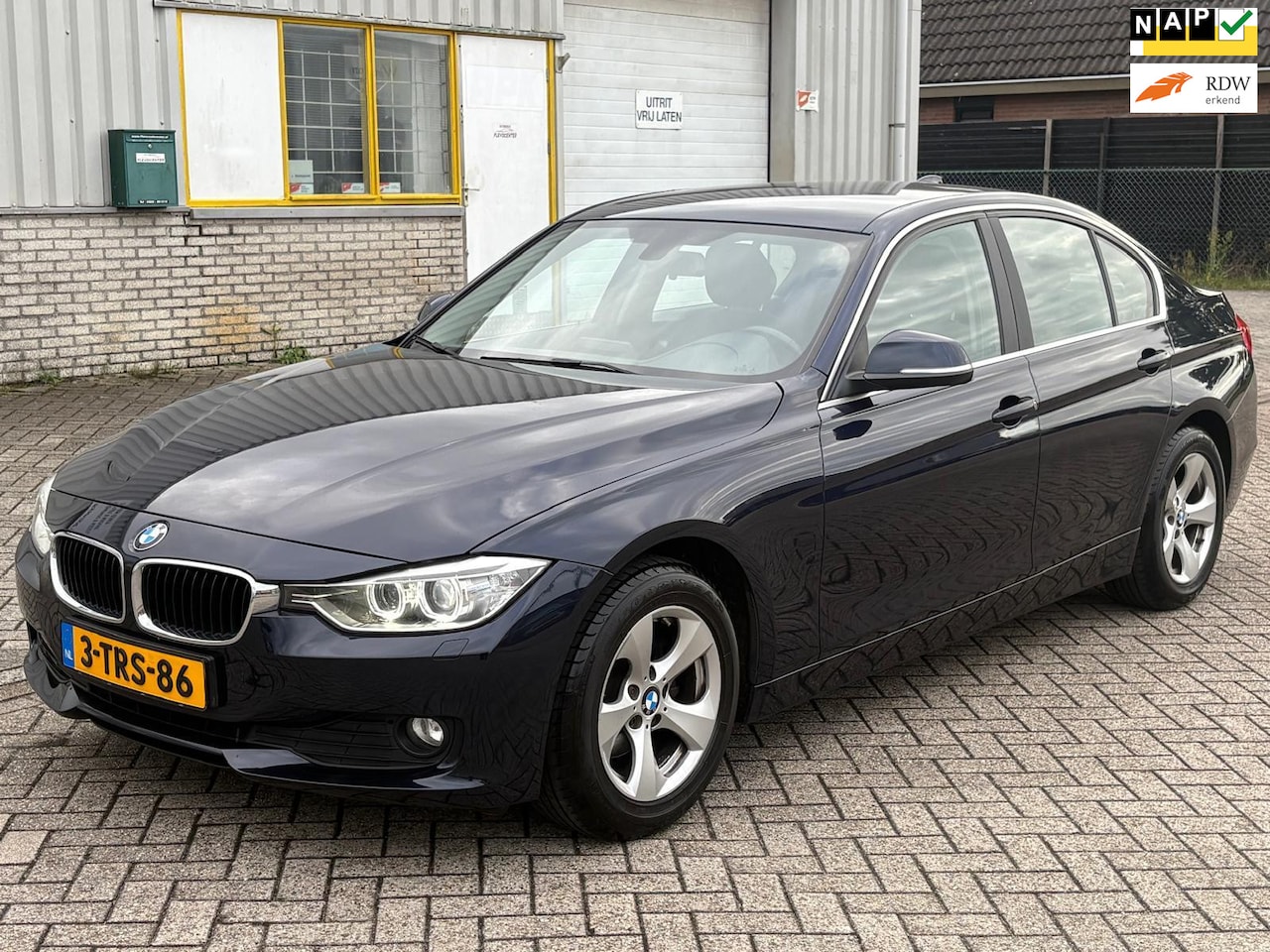 BMW 3-serie - 320i 170 PK AUT Bj 2014 EfficientDynamics Edition Executive Ecc Airco Prof Navi Xenon Pdc - AutoWereld.nl