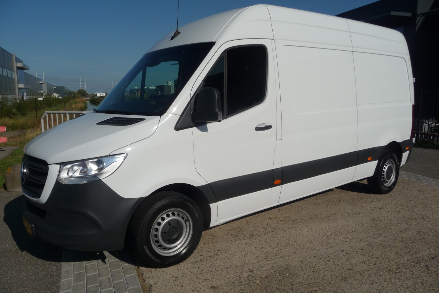 Mercedes-Benz Sprinter - 215 1.9 CDI L2H2 FWD Autm. trekhaak, navi App conn - AutoWereld.nl