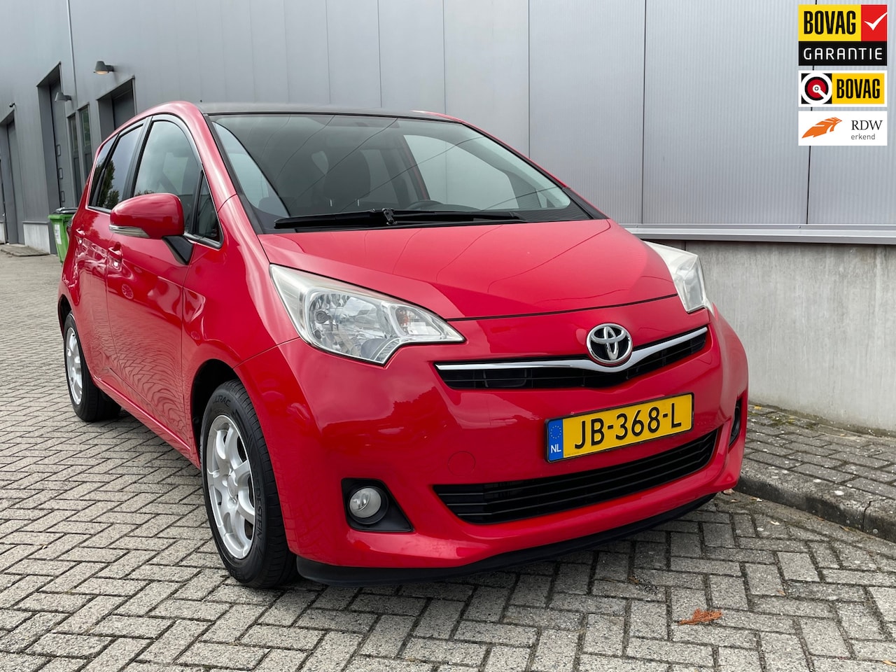 Toyota Verso S - 1.3 VVT-i Comfort / Camera / Panorama dak / Navigatie - AutoWereld.nl