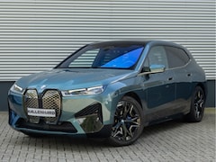 BMW iX - M60 - Pano - Bowers & Wilkins - Trekhaak - Stoelventilatie