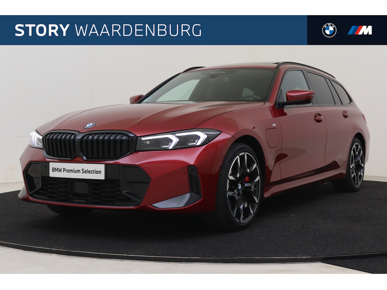 BMW 3-serie Touring - 330e High Executive M Sport Automaat / Panoramadak / Trekhaak / Sportstoelen / M Adaptief - AutoWereld.nl