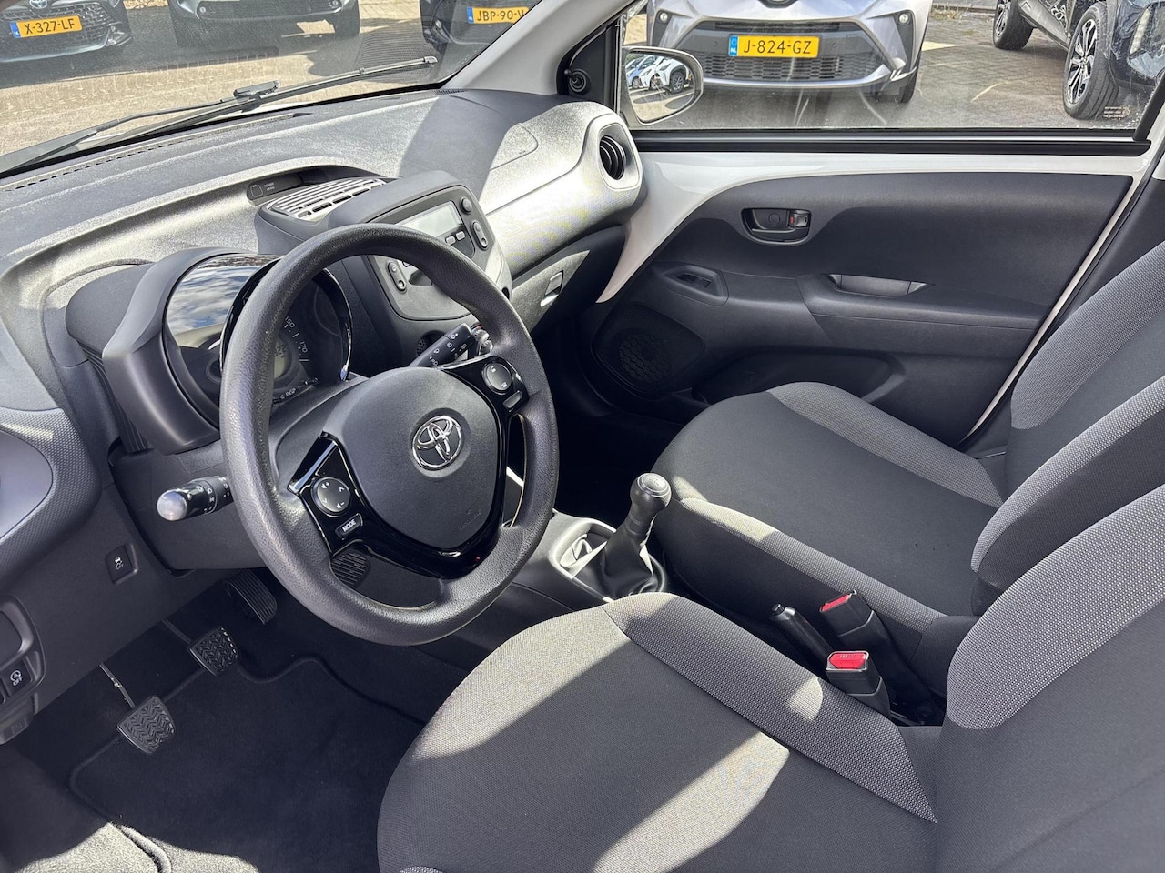 Toyota Aygo - 1.0 VVT-i x-fun | Airco - AutoWereld.nl