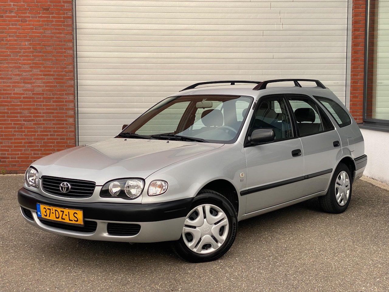 Toyota Corolla Wagon - 1.6 VVT-i Terra | AIRCO | WEINIG KM | NIEUWE APK - AutoWereld.nl
