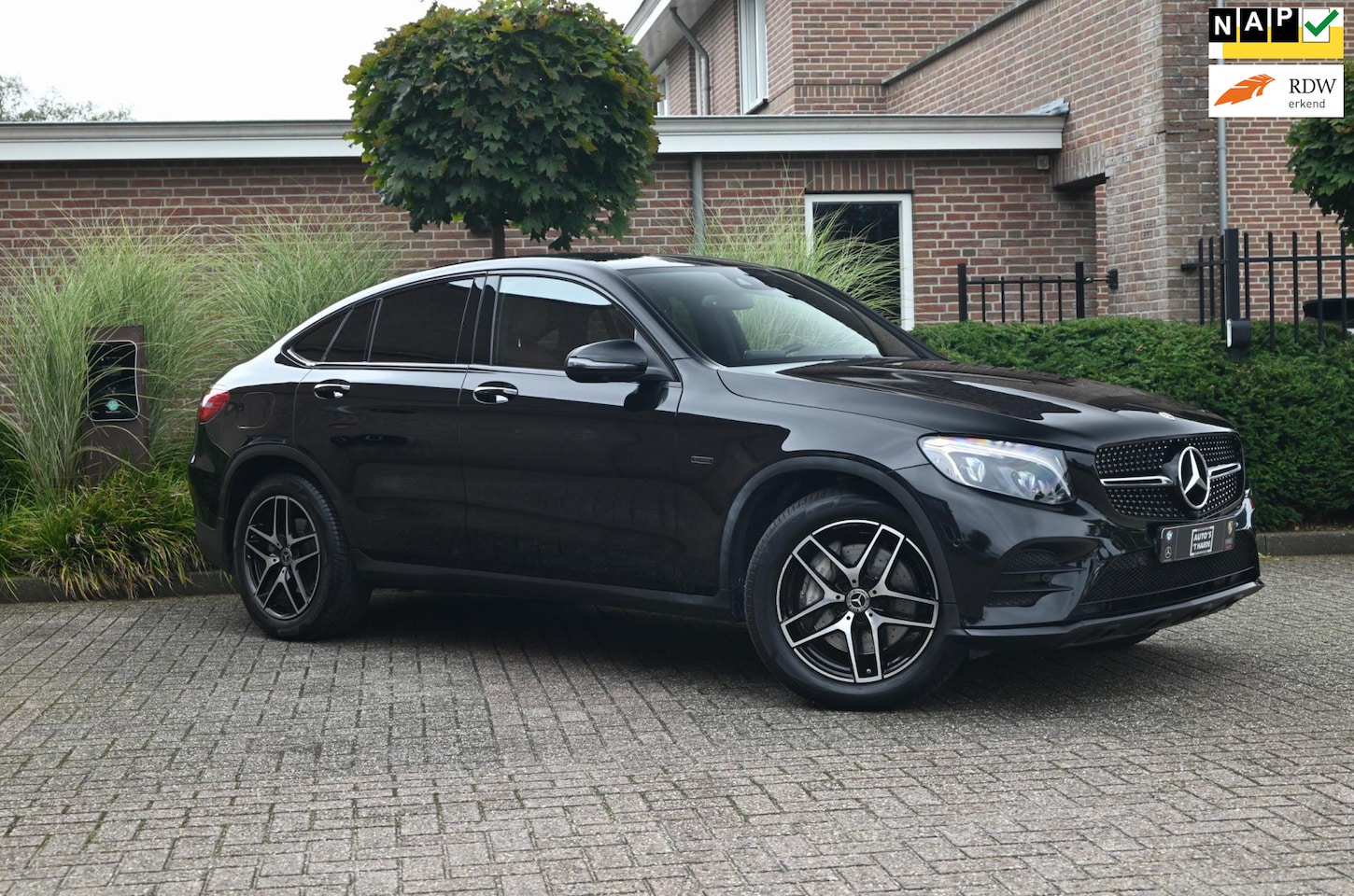 Mercedes-Benz GLC-klasse Coupé - 350e 4MATIC Premium 320 PK AMG Luchtvering 360 Camera Leder 19'' - AutoWereld.nl