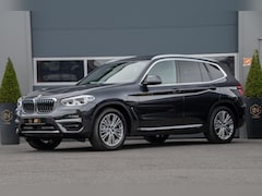 BMW X3 - xDrive30e Luxury |Pano|HUD|Trekhaak|sfeerverlichting