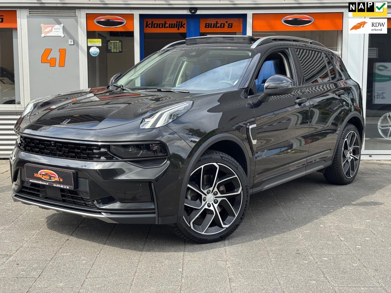 Lynk & Co 01 - 1.5 Plug-IN All BLACK Panorama CarPlay Infinity Camera - AutoWereld.nl