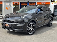 Lynk & Co 01 - 1.5 Plug-IN All BLACK Panorama CarPlay Infinity Camera