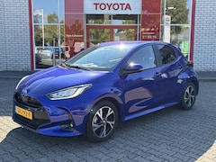 Toyota Yaris - HYBRID 115 FIRST EDITION NL-AUTO APPLE/ANDROID LED KEYLESS CAMERA 16" LM-VELGEN AD-CRUISE