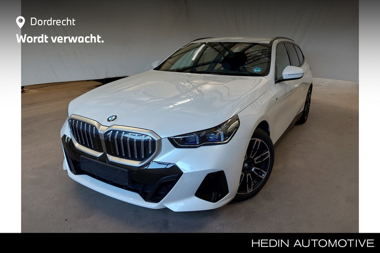 BMW 5-serie Touring - 520i Touring | M-Sport | Trekhaak | Driving Assistant Plus | Harman Kardon | Standkachel | - AutoWereld.nl