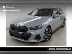 BMW 5-serie Touring - 520i M-Sport Pro | Trekhaak | Driv. Ass. Pro | Stoelventilatie | Standkachel | | Bowers &