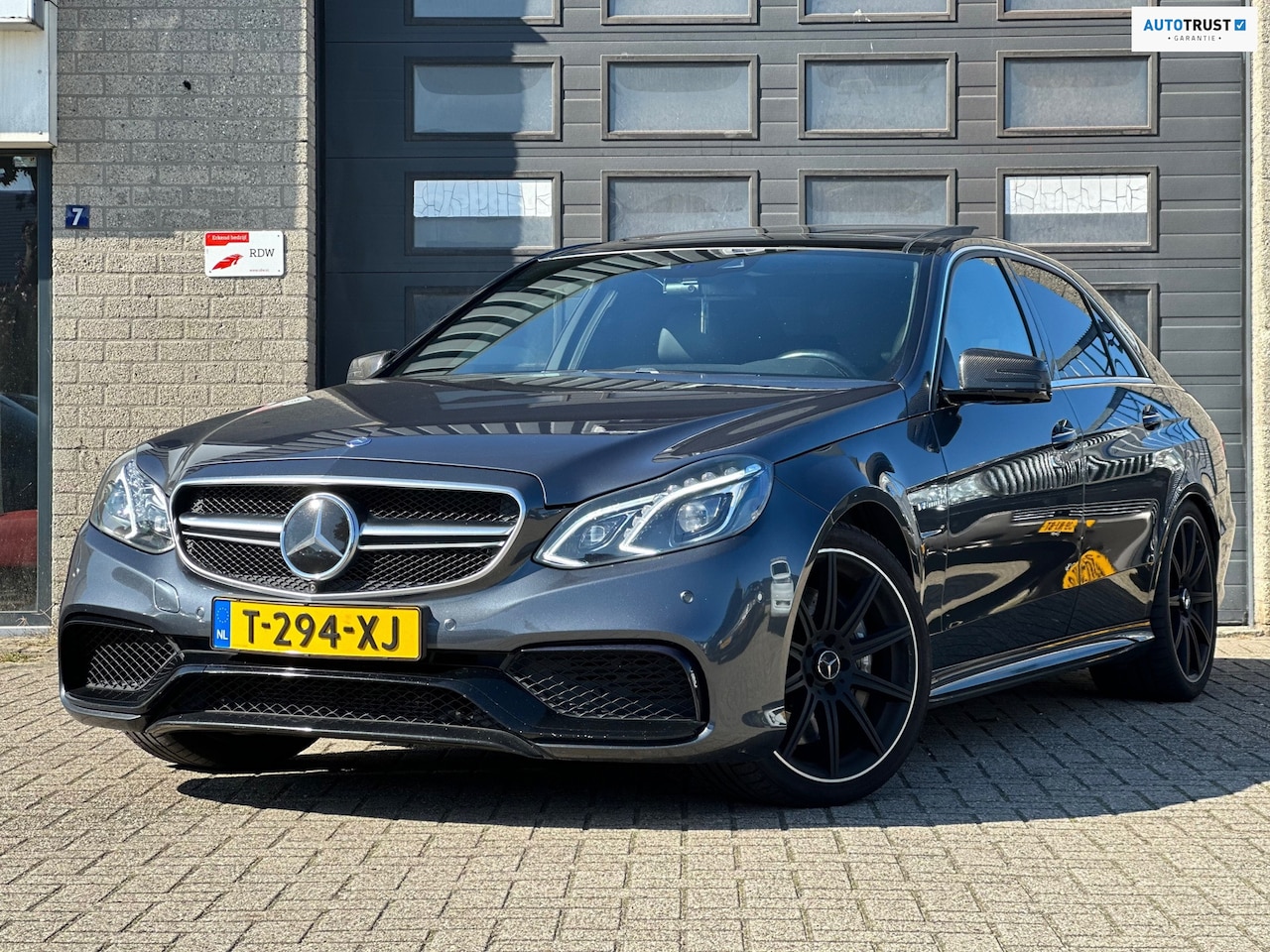 Mercedes-Benz E-klasse - AMG 63 4MATIC / Dynamic / Led / Dealer Onderhouden / Pano / Adaptive CC / Carbon / Keyles - AutoWereld.nl