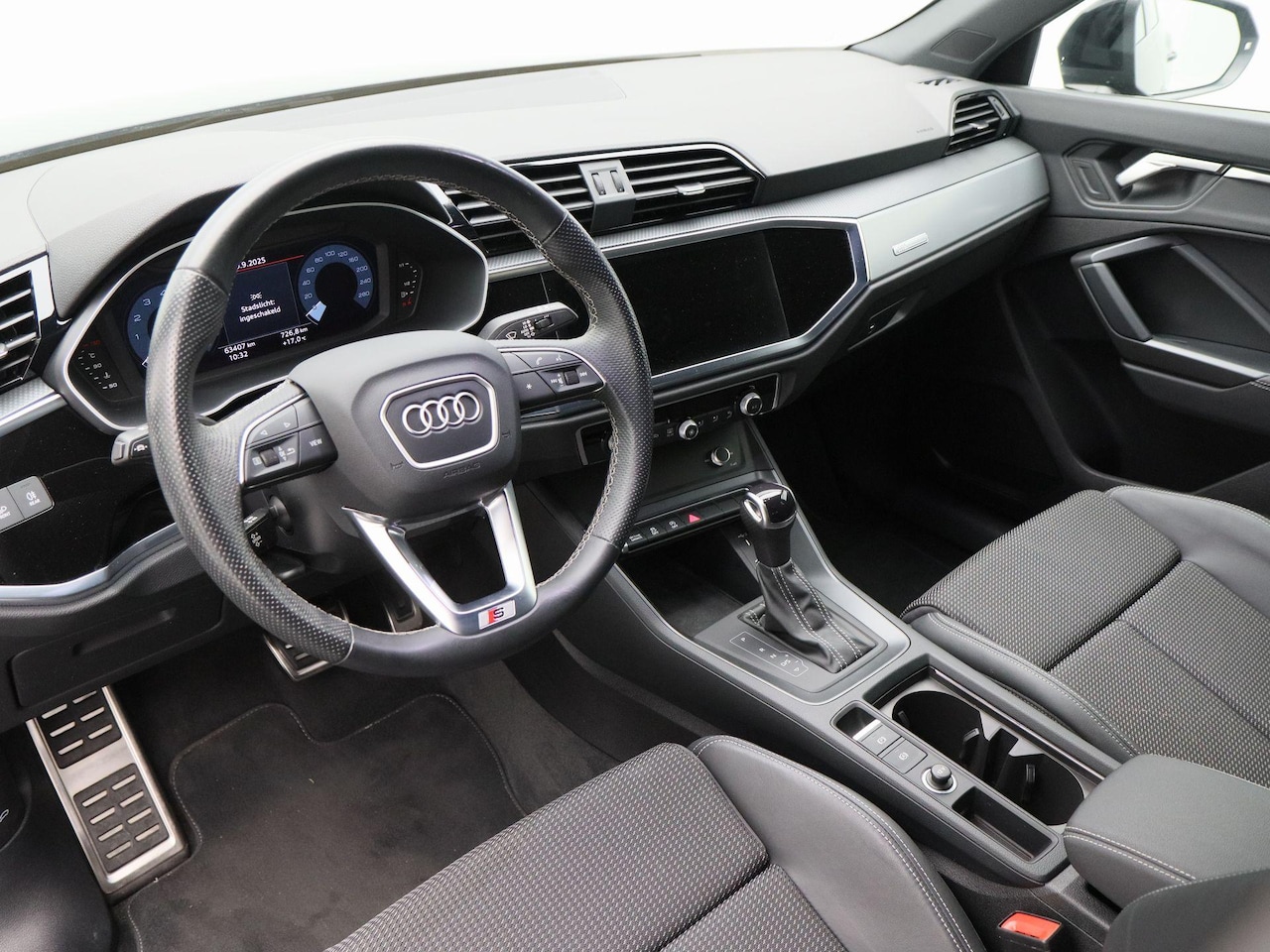 Audi Q3 Sportback - 35 TFSi 150 Pk Automaat S-Line | Full LED | 20 Inch | Navigatie | Sportstoelen | Zwart Opt - AutoWereld.nl