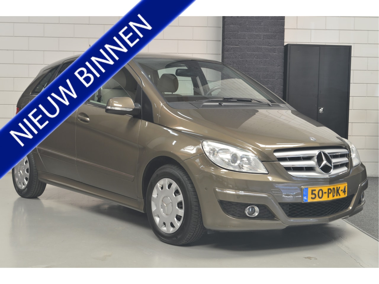 Mercedes-Benz B-klasse - 180 Business Class // AUTOMAAT // 144.000 km // AIRCO // CRUISE // PDC VOOR &ACHTER // - AutoWereld.nl