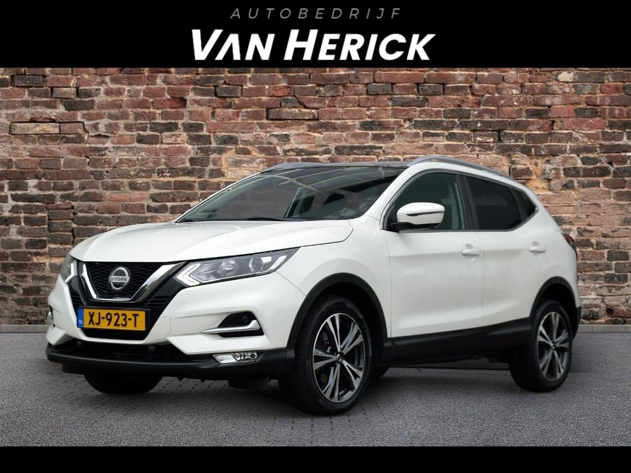 Nissan Qashqai - 1.2 N-Connecta | Panodak | Automaat | 360 Camera - AutoWereld.nl