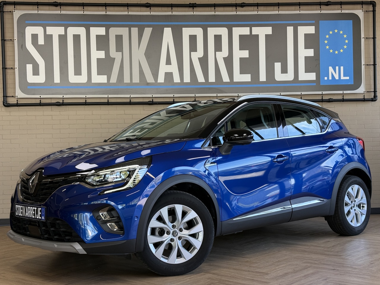 Renault Captur - 1.3 TCe 130 Intens | Groot Navi | 360 Camera | 17" | PDC V+A | Trekhaak | 100% Onderhouden - AutoWereld.nl