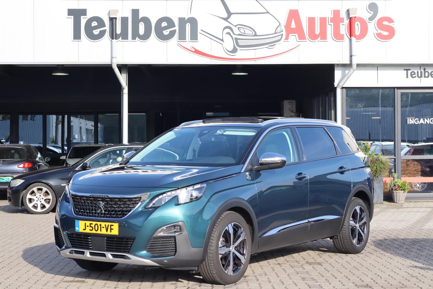 Peugeot 5008 - 1.2 PureTech Crossway Virtual Cockpit, 7 Persoons, Navigatie, Apple Carplay, Camera, Panor - AutoWereld.nl