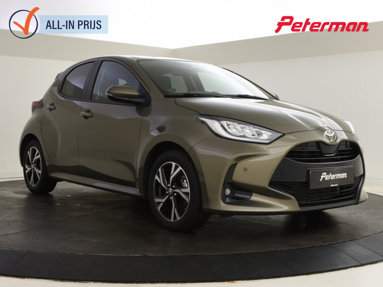 Toyota Yaris - 1.5 Hybrid 115 Dynamic Style | Blindspot | Parkeersensoren V+A - AutoWereld.nl