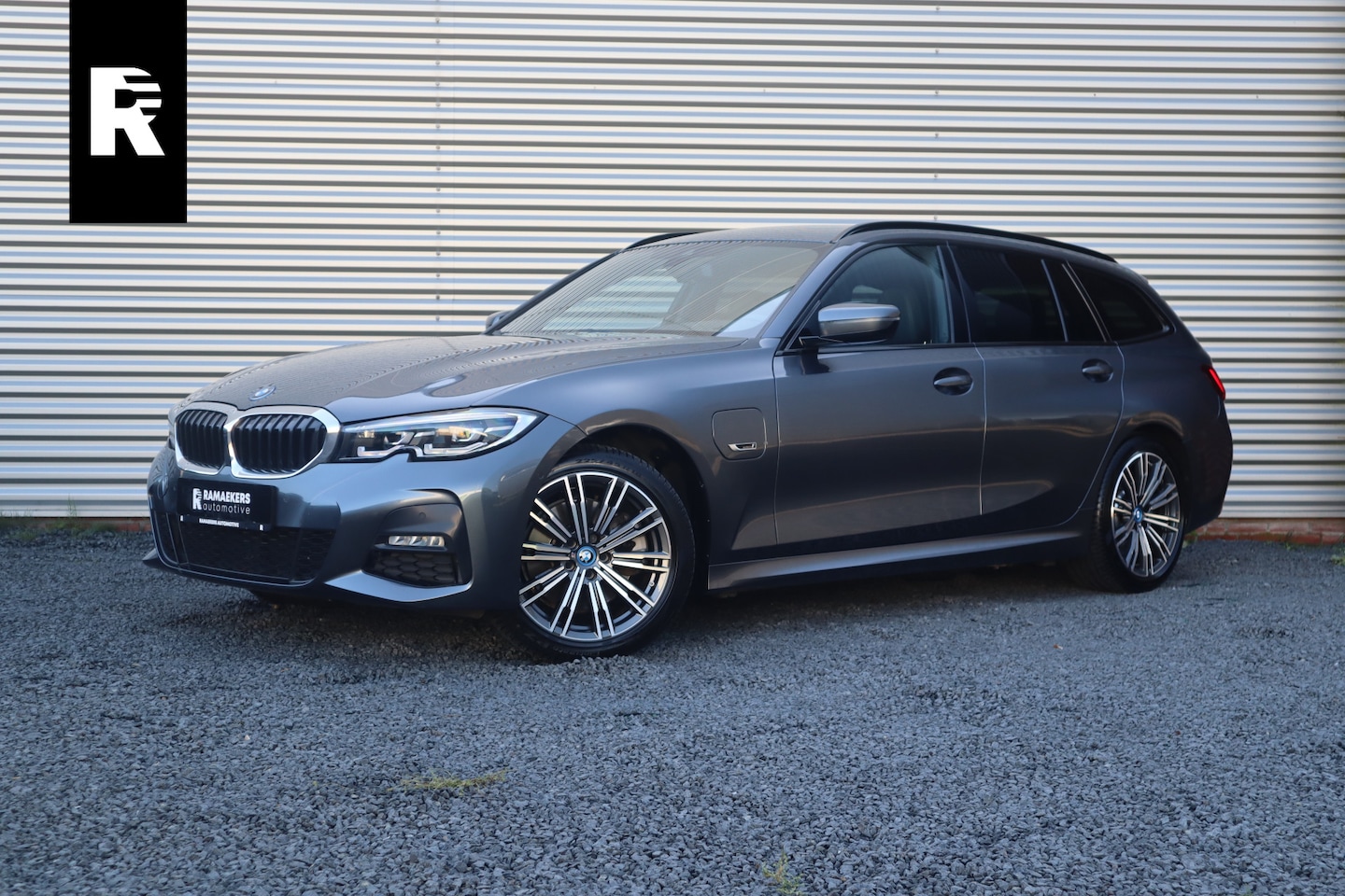 BMW 3-serie Touring - M-Sport Hifi / Stoelverwarming / 18inch / Sportstoelen / - AutoWereld.nl