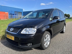 Volkswagen Touran - 1.6-16V FSI Highline Automaat Clima Cruise PDC