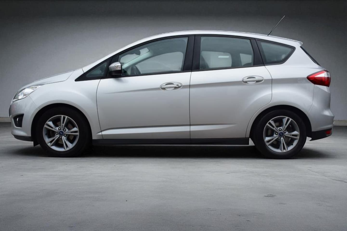 Ford C-Max - 1.0 Edition, Trekhaak, 1e eigenaar, NAP, parkeerhulp + camera, Lichtmetalen velgen, voorru