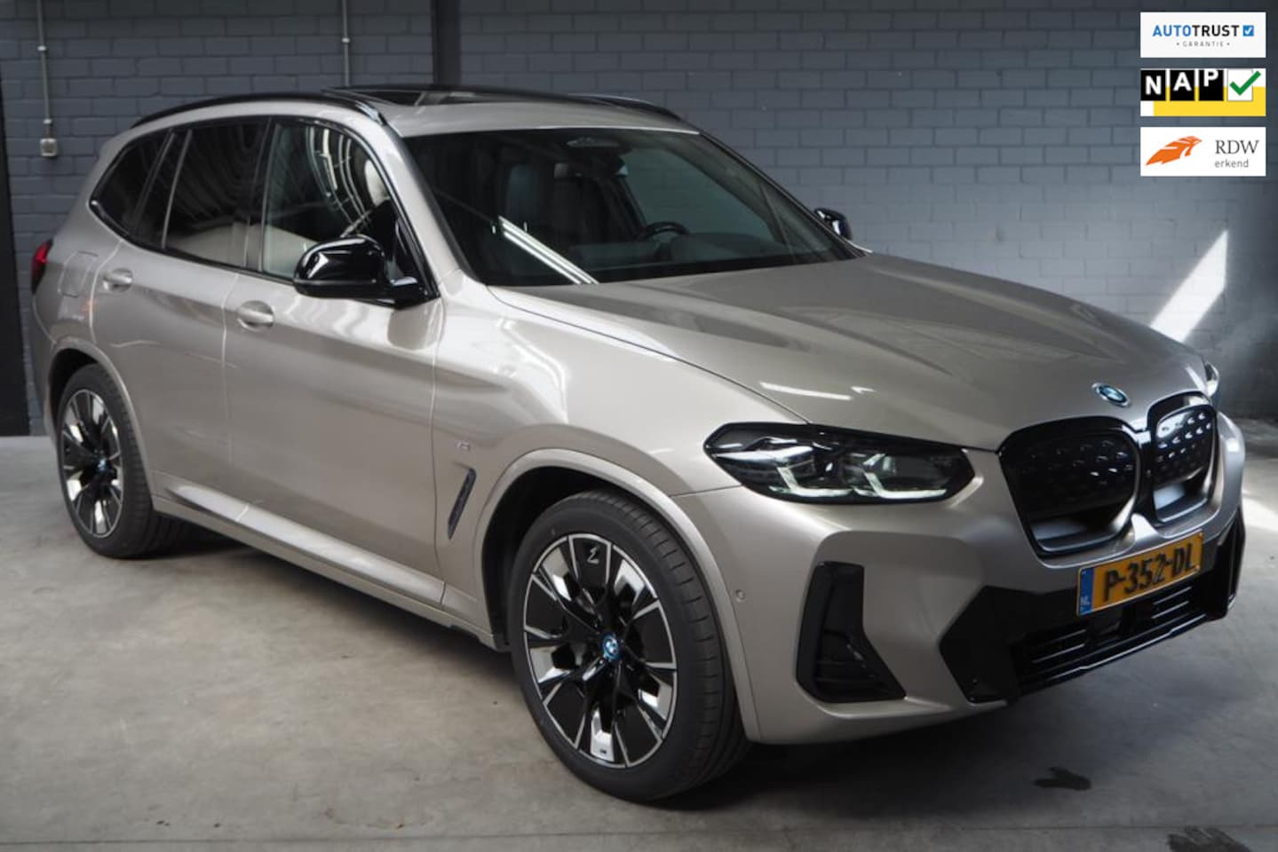 BMW iX3 - High Executive 80 kWh - AutoWereld.nl