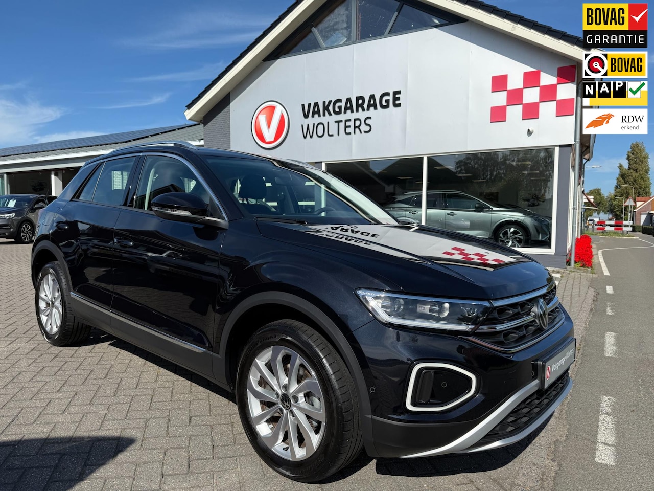 Volkswagen T-Roc - 1.5 TSI Style Automaat RIJKLAAR! - AutoWereld.nl