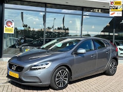 Volvo V40 - 2.0 D2 Nordic+ Navi Clima Cruise Park.Sens Stoelverw. Trekhaak NAP NL-Auto Dealeronderhoud