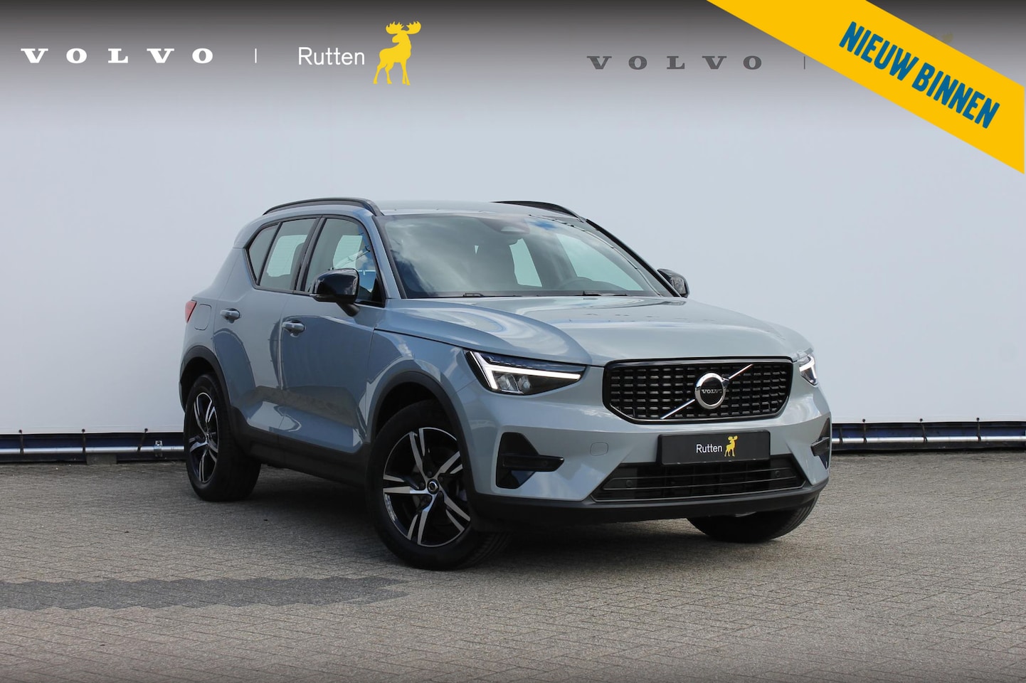 Volvo XC40 - B4 211PK Automaat Plus Dark Google Infotainment / Verwarmbare voorruit / Semi elektrisch w - AutoWereld.nl