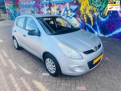 Hyundai i20 - 1.2i i-Drive ijskoude airco boeken aanwezig rijd heerlijk bouwjaar 2012