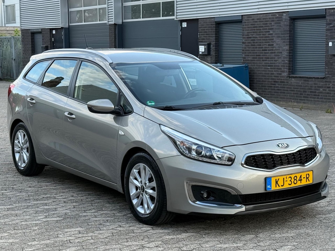 Kia Cee'd Sportswagon - 1.6 GDI First Edition NAVI CLIMA CAMERA CRUISE PDC TREKHAAK NAP APK - AutoWereld.nl