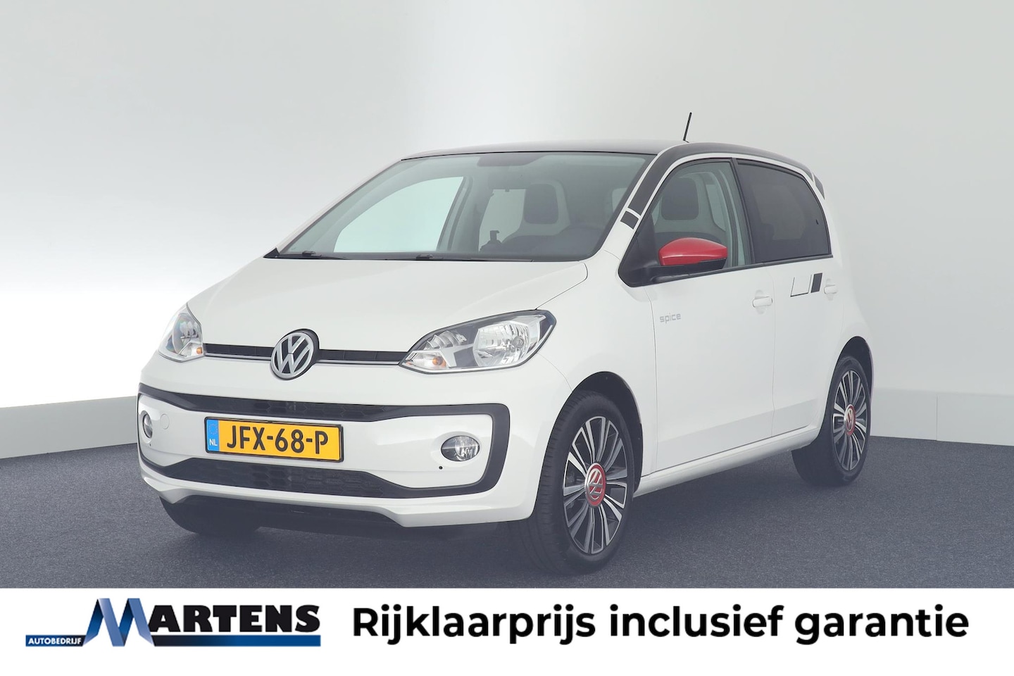 Volkswagen Up! - 1.0 60pk BMT spice up! Stoelverwarming Trekhaak Airco Maps&More - AutoWereld.nl