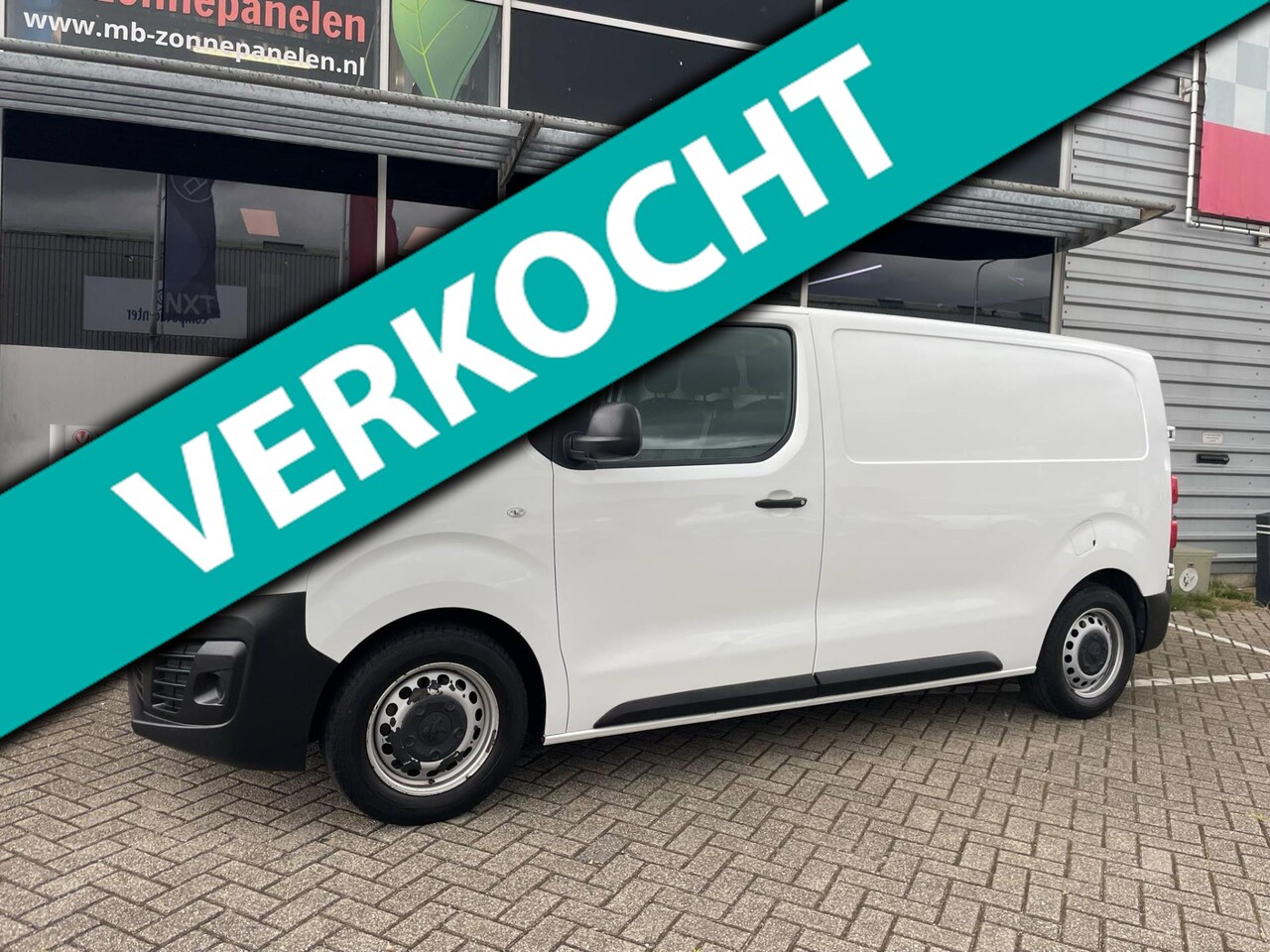 Peugeot Expert - 226S 1.6 BlueHDI 95 Premium / 3 zits - AutoWereld.nl