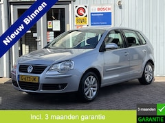 Volkswagen Polo - 1.4-16V Trendline | CARPLAY | AIRCO | 5DRS | LICHTMETAAL |