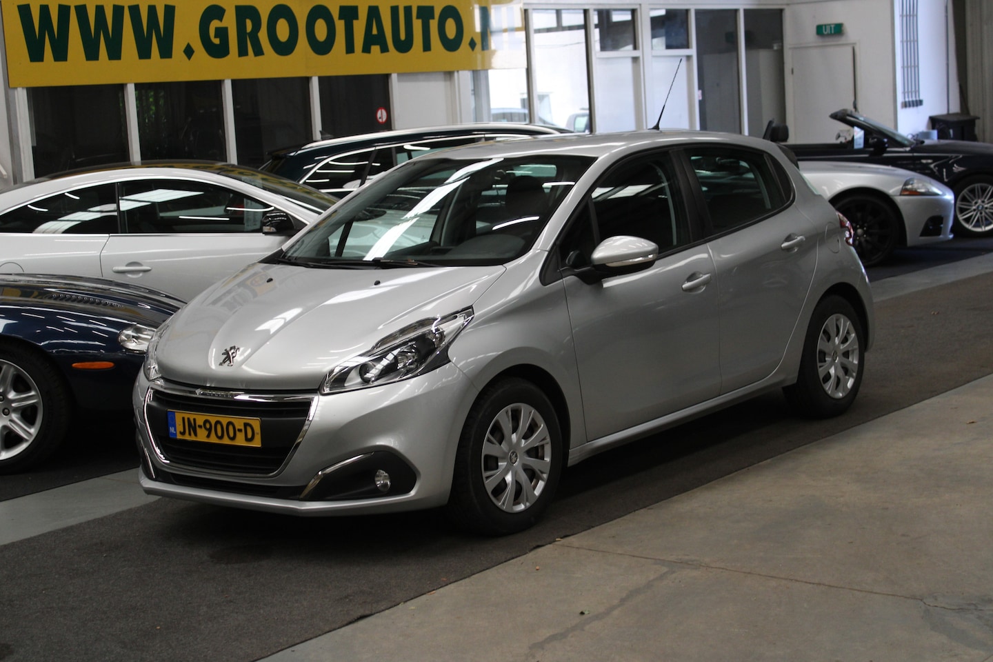 Peugeot 208 - 1.2 PureTech Blue Lion Airco, Cruise Control, Stuurbekrachtiging - AutoWereld.nl