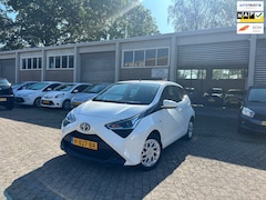 Toyota Aygo - 1.0 VVT-i x-play limited Navi/ Airco/ Camera/ 1e Eigenaar NAP