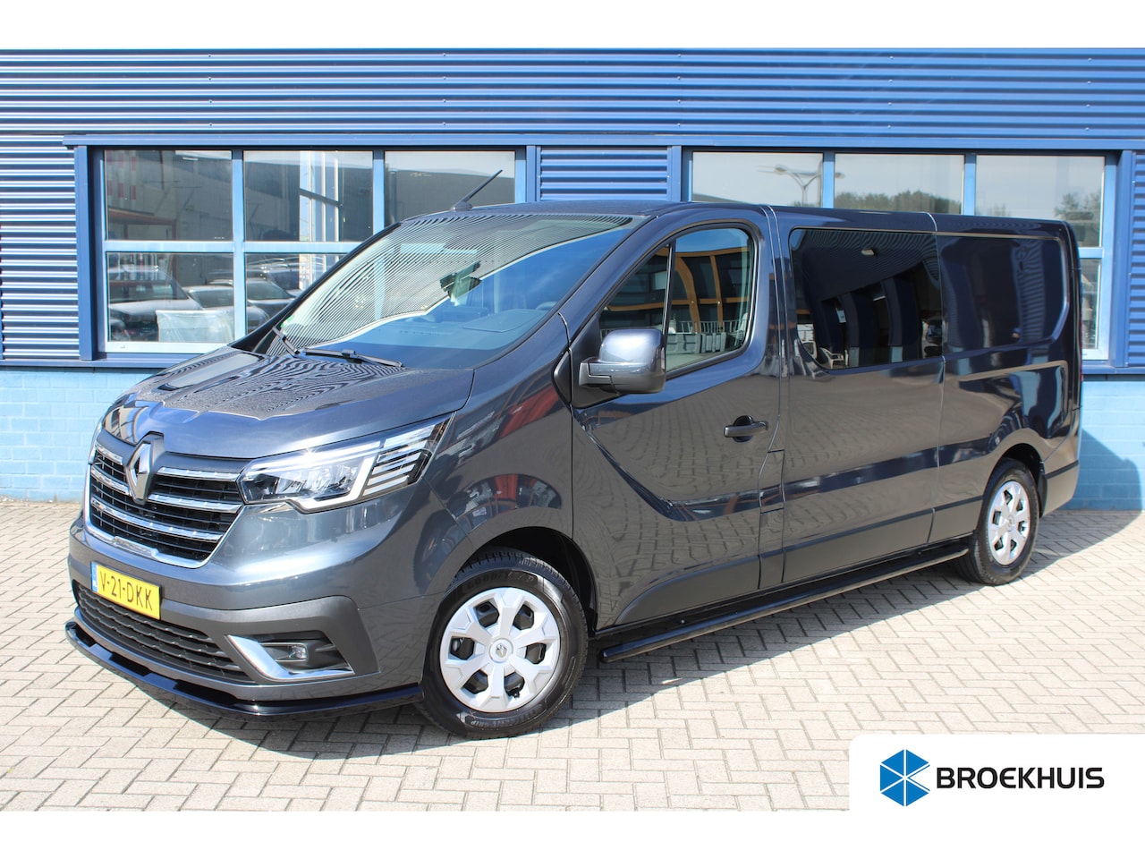 Renault Trafic - L2 2.0 dCi 150 PK DUBBELE CABINE AUTOMAAT LEDER | ALARM | TV IN HOOFDSTEUNEN | CAMERA | GE - AutoWereld.nl