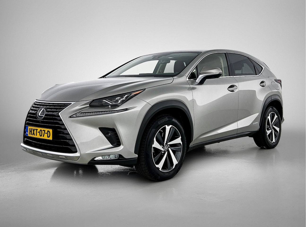 Lexus NX - 300h AWD Executive Line Limited | Head-up Display | Stoelventilatie | Mark Levinson | - AutoWereld.nl