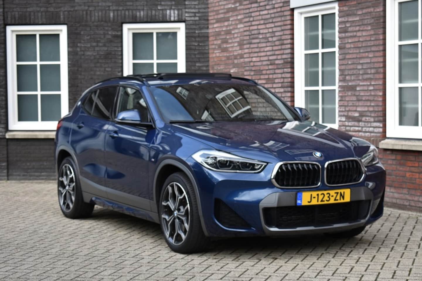 BMW X2 - xDrive25e High Executive M sport panoramadak - AutoWereld.nl