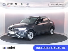Volkswagen T-Roc - 1.5 TSI Life Edition 150 PK DSG | Navigatie | Parkeercamera | Keyless entry |