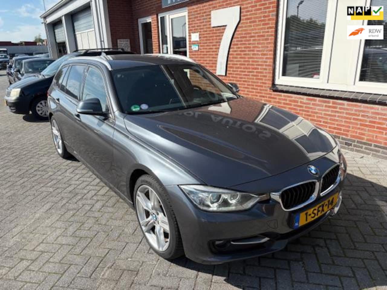 BMW 3-serie Touring - 316i High Executive 316i High Executive , Leer , Automaat - AutoWereld.nl