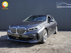 BMW 1-serie - 118i M-Sport 1e eig / Dealeronderh / Onderhoudscontract 2027 / Led verlichting / Draadloze
