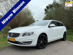 Volvo V60 - 2.4 D5 Twin Engine Special Edition Automaat / Leder / 18" Velgen / Navi / Clima / Stoelver