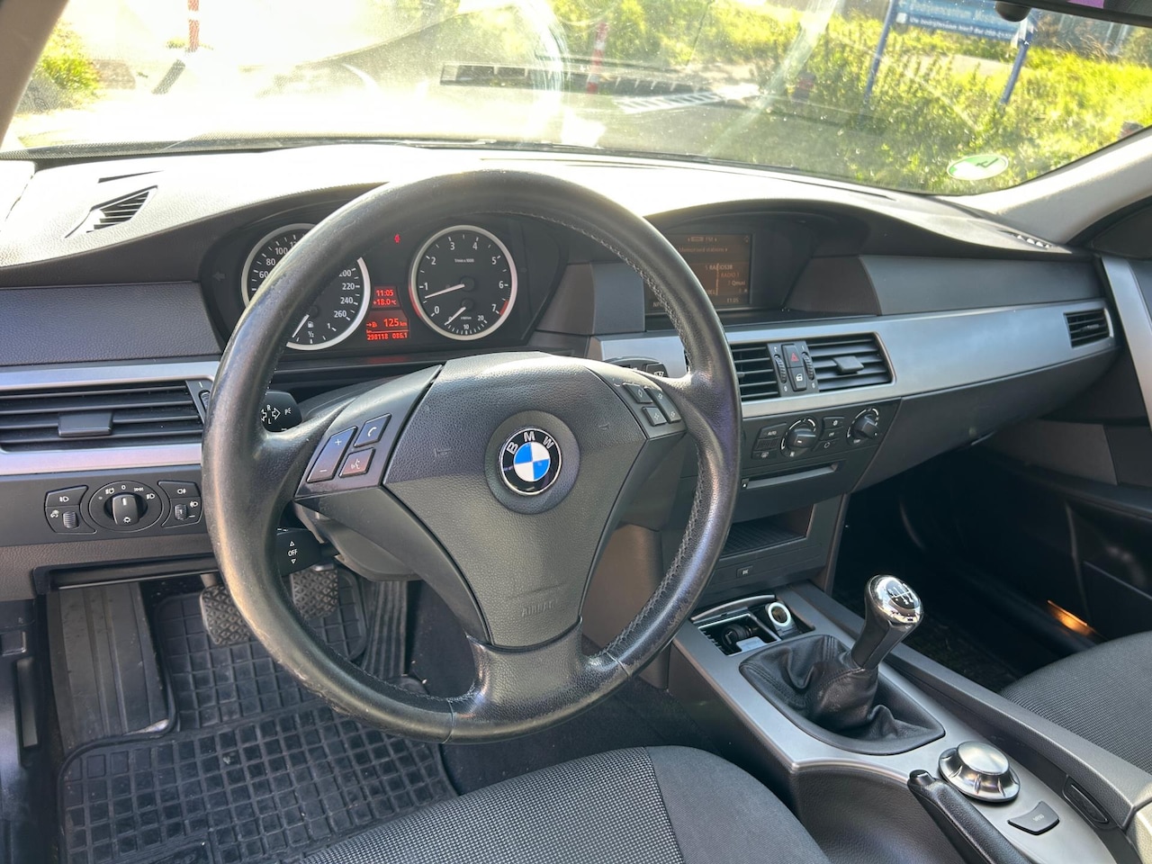 BMW 5-serie - 520i 520i - AutoWereld.nl