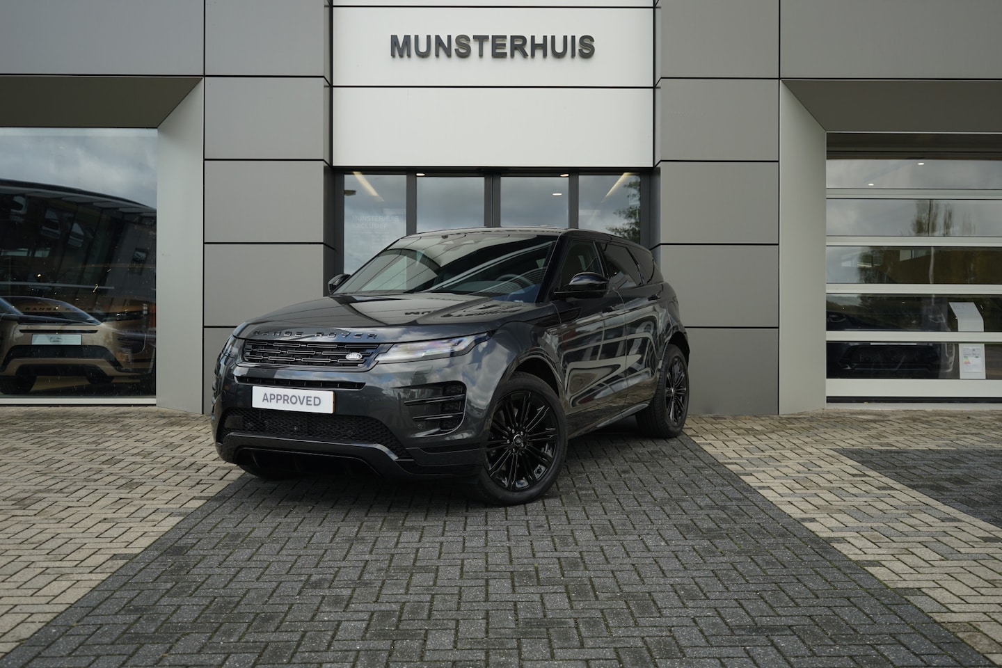 Land Rover Range Rover Evoque - P270e PHEV AWD Dynamic SE | Voorstoelen / Achterbank verwarmd | Schuif/Kantel dak | Meridi - AutoWereld.nl