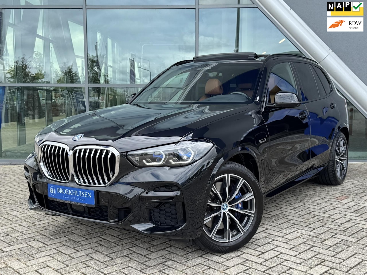 BMW X5 - XDrive45e High Executive M sport 398pk Panoramadak / Eletr Trekhaak / HU Display - AutoWereld.nl