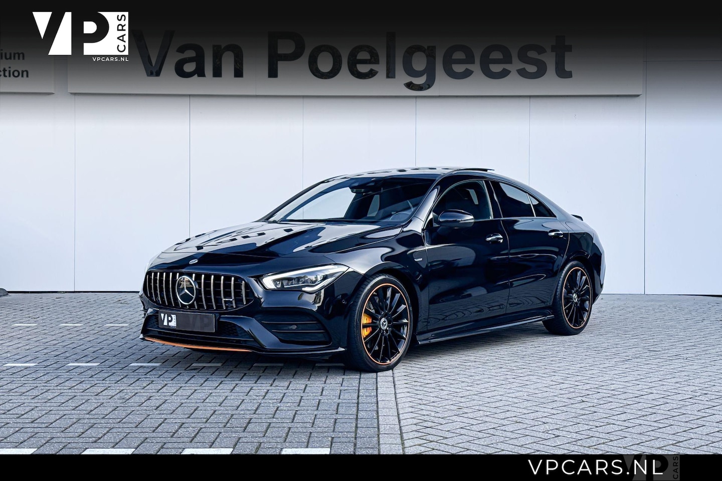 Mercedes-Benz CLA-Klasse - 250 Edition1 AMG | Panoramadak | Burmester - AutoWereld.nl