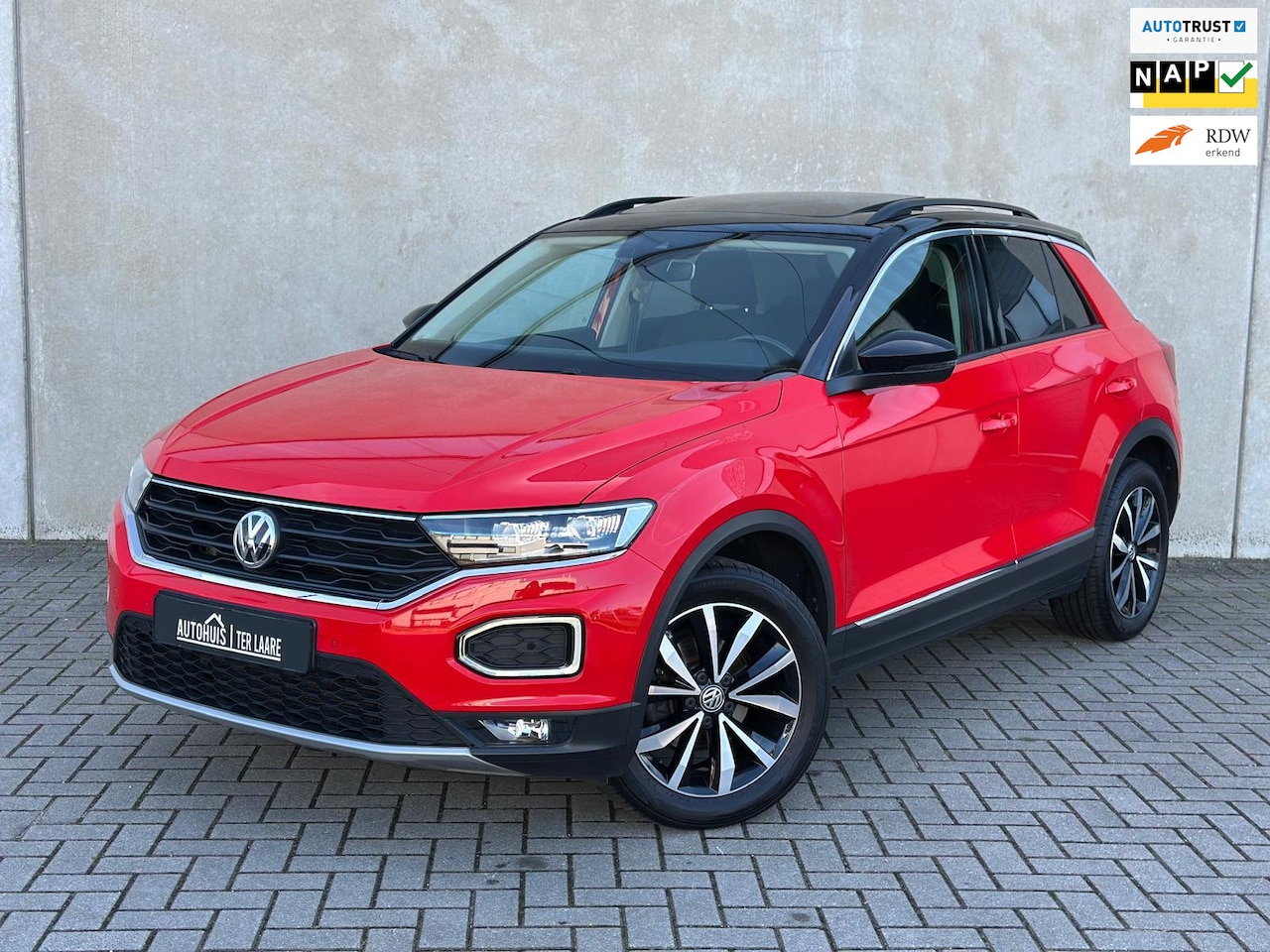 Volkswagen T-Roc - 1.5 TSI Sport DSG Pano Camera Carplay LED - AutoWereld.nl