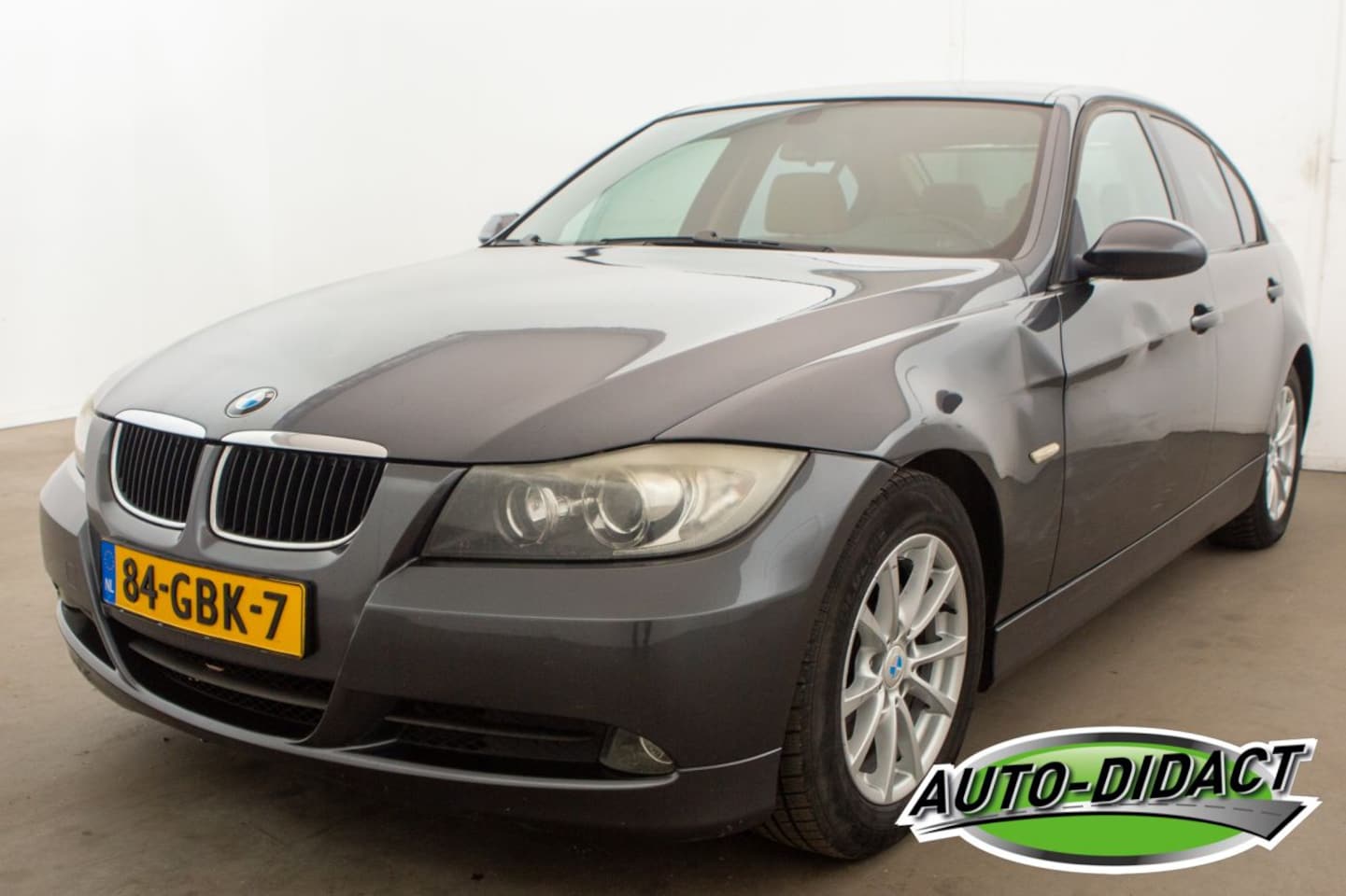 BMW 3-serie - 320i Automaat Airco Leder - AutoWereld.nl