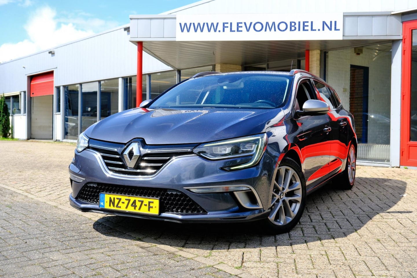 Renault Mégane Estate - 1.5 dCi GT-Line Aut. Navi|Sportstoelen Cam|ParkAssist|BOSE - AutoWereld.nl